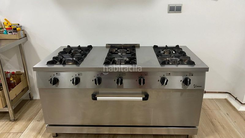 Foto a82db0ff-f50f-4b59-8380-0989b17efec7. Traspaso local comercial traspaso de rostiseria take away en Malgrat de Mar