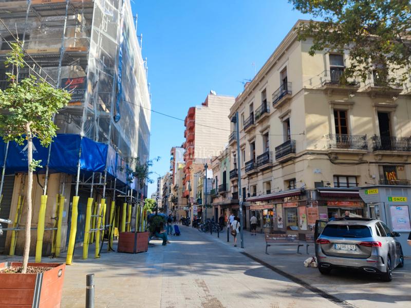 Foto a185049c-06bf-4d32-b598-5c93421ae88a. Transfer business premise with heating in El Camp de l´Arpa del Clot Barcelona