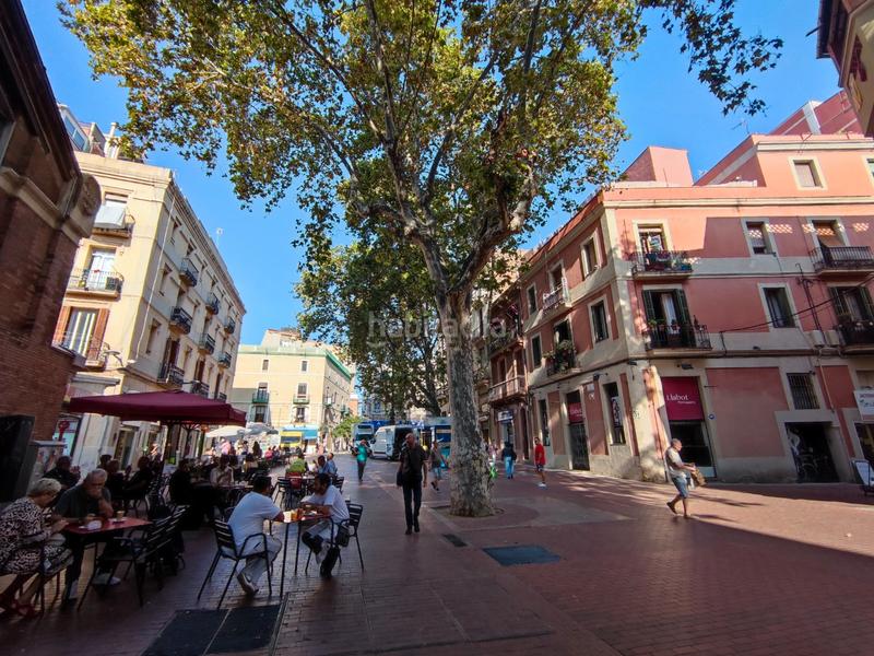 Foto 2d4ac782-8b11-4ed6-ab61-cae0d9f9d215. Umzug geschäftsraum mit heizung in El Camp de l´Arpa del Clot Barcelona