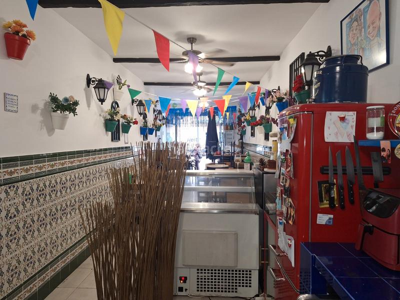 Foto 45a5e1d3-a6fb-407b-a8bb-845a47ebbcbf. Traspaso local comercial traspaso bar c2 con terraza en nou barris en Barcelona