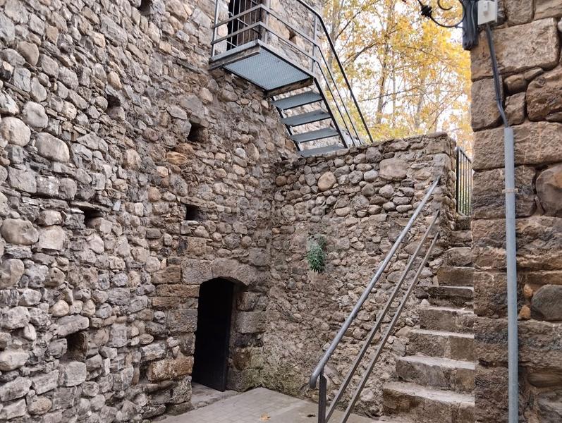 Foto c2a57620-4094-4cf7-8d59-7dba7dbef1e6. Trapasso locale commerciale con riscaldamento in Albanyà