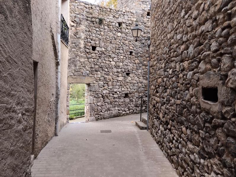 Foto cf4b1423-74cb-4adc-bb16-c01d1307c35a. Trapasso locale commerciale con riscaldamento in Albanyà