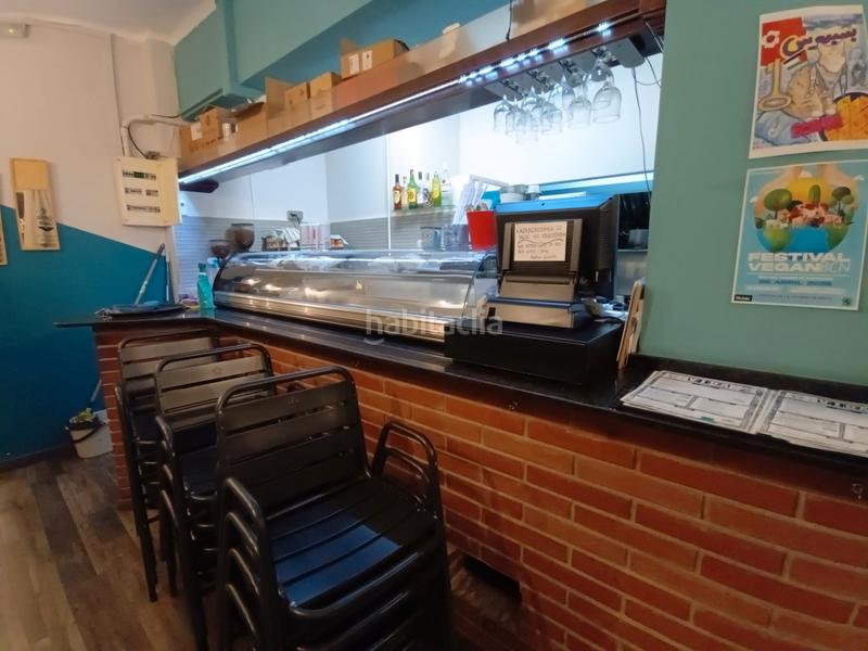 Foto 00b22aad-a542-43eb-8076-68dfd3efeefe. Transfer business premise with heating in Horta Barcelona