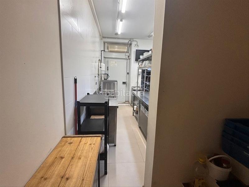 Foto b9b5ea60-edd3-4d0b-abe3-b7f0a005cb30. Traspàs local comercial amb calefacció a Barri del Centre Terrassa