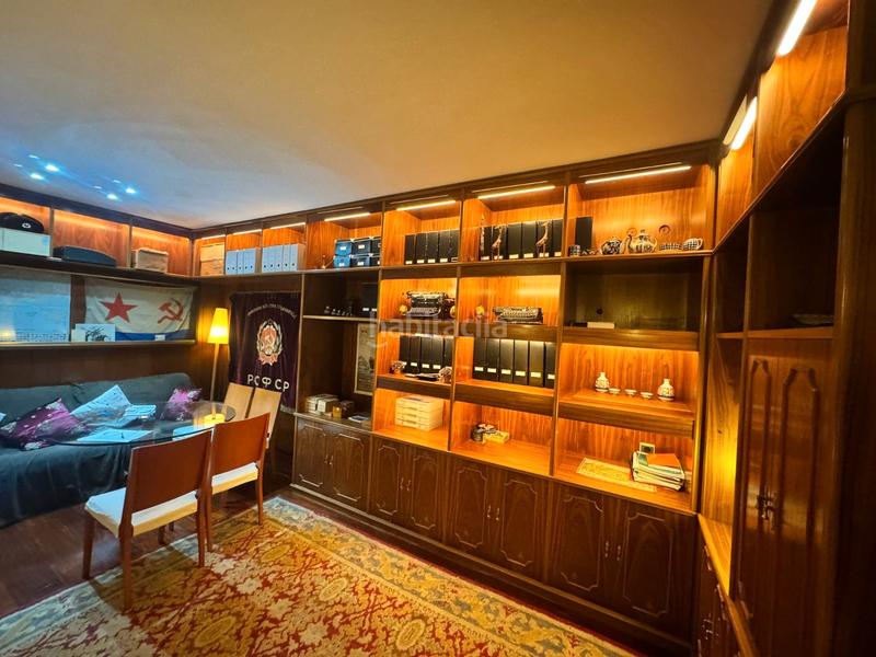 Foto a6e27097-8199-46b5-8636-ef1ba3011b7f. Oficina amb calefacció a Barri de les Corts Barcelona