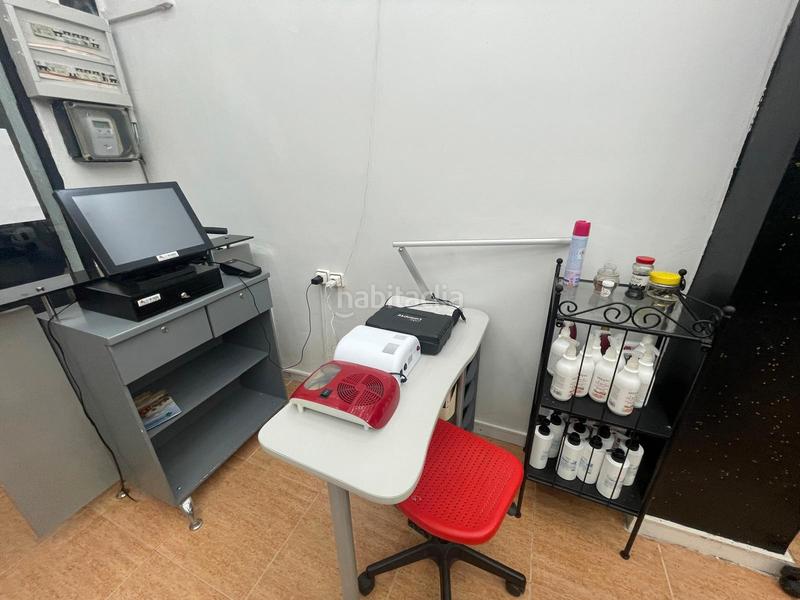 Foto f6e4f24d-ef1c-465e-91f1-7fd19e0c8b46. Traspaso local comercial traspaso peluqueria estética en eixample, Sant Antoni, en Barcelona