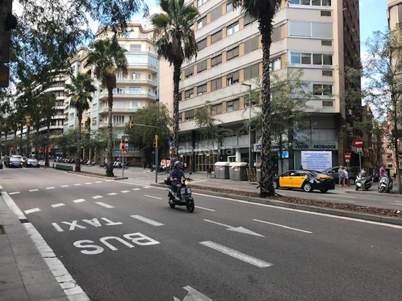 Foto 67cbce44-bcf5-4106-ba39-96c13e12c866. Pas-de-porte local commercial avec chauffage dans Sagrada Família Barcelona