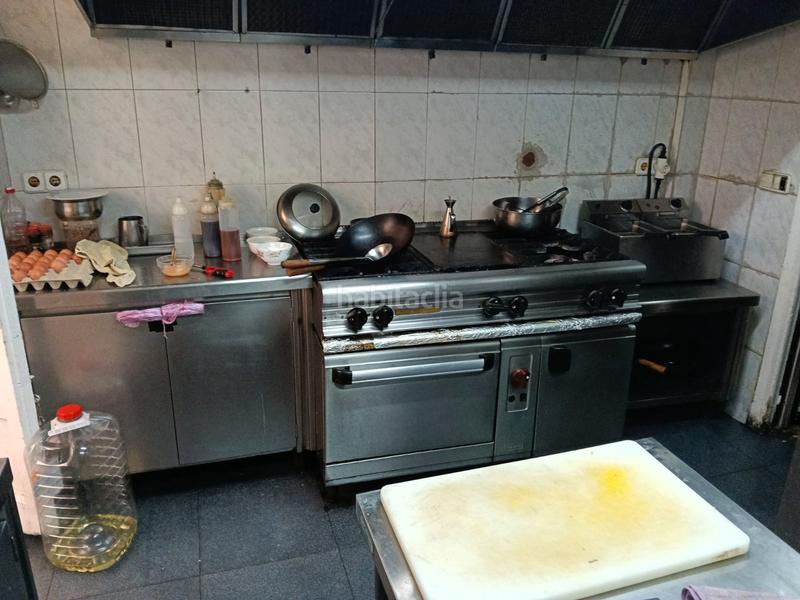 Foto b3f2a8b0-8242-4e6f-baa7-4116062ca0b6. Traspaso local comercial traspaso bar restaurante en sants, en Barcelona