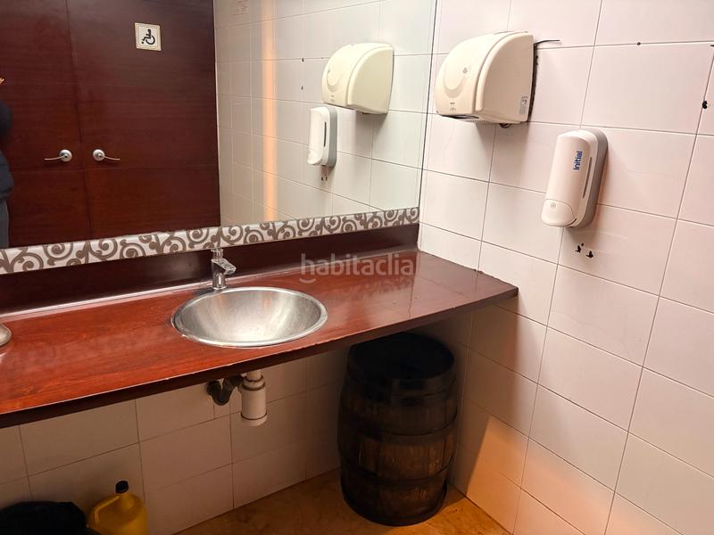 Foto 1d5312fc-c562-4220-bf42-b13044b8088c. Traspàs local comercial amb calefacció a Centre Sant Boi de Llobregat