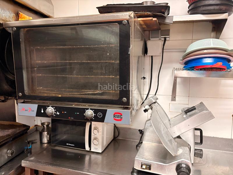 Foto fe53bf0f-2b8b-4c62-8222-a7ce1ba7f31e. Traspàs local comercial amb calefacció a Centre Sant Boi de Llobregat