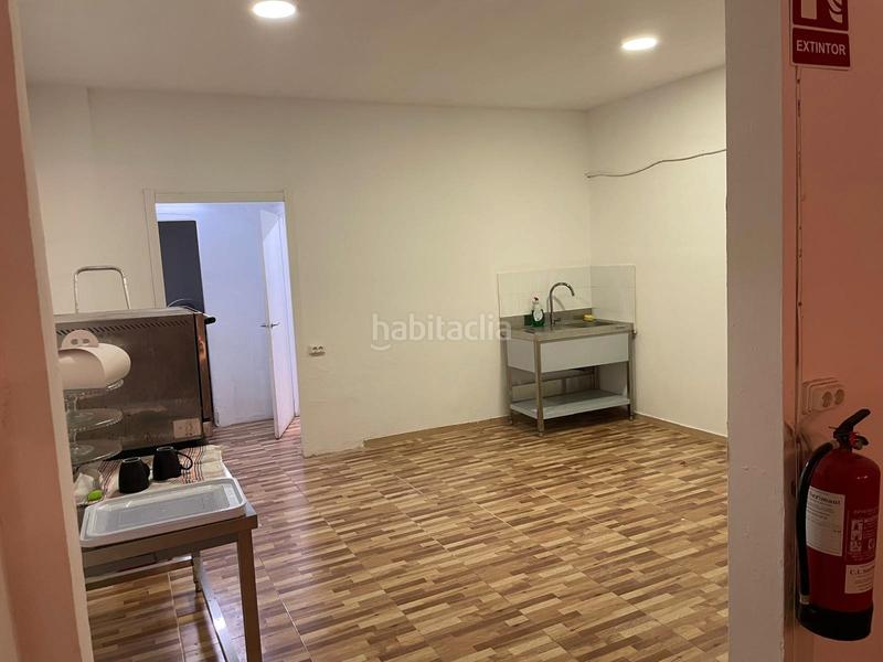 Foto 2a40fa5a-20c7-4ee8-a87f-a18166d3e708. Traspàs local comercial amb calefacció a Vila de Gràcia Barcelona