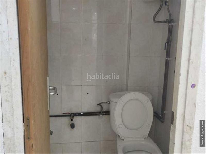 Foto 2e0bf1dd-3905-4198-8b50-580f191d8f3c. Local comercial venta de local en la salud en Centre Badalona