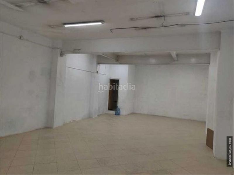 Foto e3b13a84-d6fd-419a-a095-310da1f96857. Local comercial venta de local en la salud en Centre Badalona