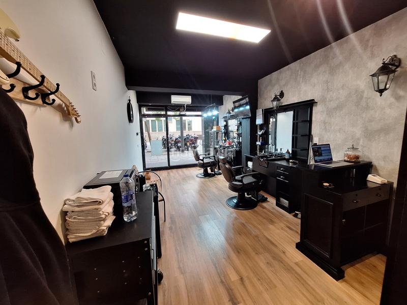 Foto e7b7c68e-026f-47a0-adcd-9183ca572105. Trapasso locale commerciale con riscaldamento in Barri de les Corts Barcelona