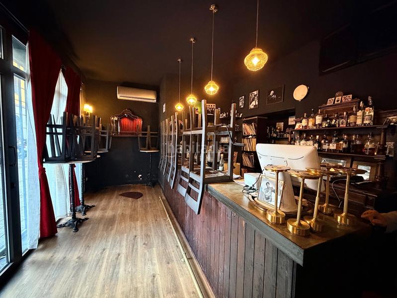 Foto e94bb2a3-932b-4492-bfc8-e91f88f4f3a5. Traspaso local comercial traspaso bar c1 en Sants, en Barcelona