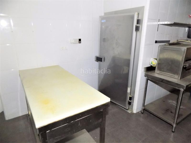 Foto 0e8ef8c9-4626-49fe-83fa-af01e41528b0. Business premise with heating in Canovelles