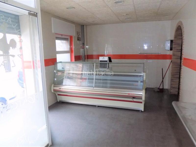 Foto 2b983bbd-db83-49bc-b6bc-bcc788090bf8. Business premise with heating in Canovelles