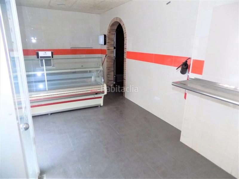 Foto d9ca9e2a-b557-48f7-b38b-419da671134f. Business premise with heating in Canovelles