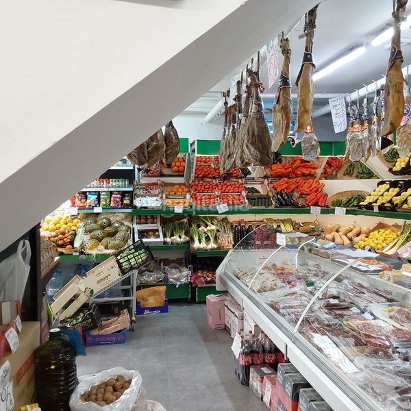 Foto 13d61d36-a254-4765-9685-dfd425ab66d0. Traspaso local comercial traspaso de supermercado en Sabadell