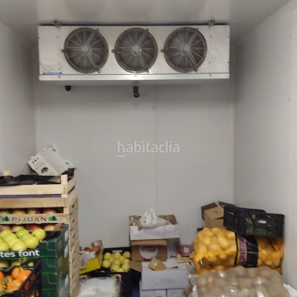 Foto 2485bbbd-aceb-47c2-8d45-3808551d5df7. Traspaso local comercial traspaso de supermercado en Sabadell