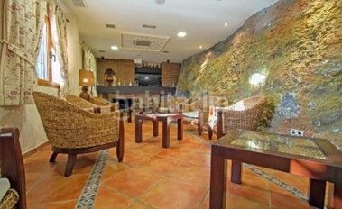 Foto ce671df5-ef55-4468-ba56-e3b27135039d. Edifici a Zona baja Sierra Nevada