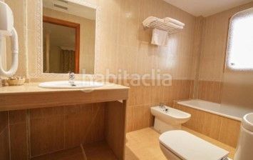 Foto f607e6ab-19de-41bb-918a-a032b6dbd0f8. Edifici a Zona baja Sierra Nevada