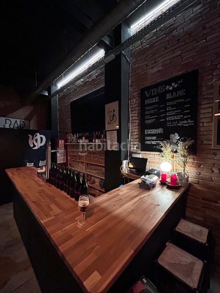 Foto 7dc13b8c-dbd0-467c-9220-66a7c72c1275. Traspaso local comercial traspaso bar de tapas y vinos en Girona