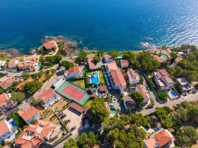 Foto bb886fe7-8523-4342-a67b-4d9f0aced249. Edifici a Cau del Llop - Super Fener - Fener Llançà