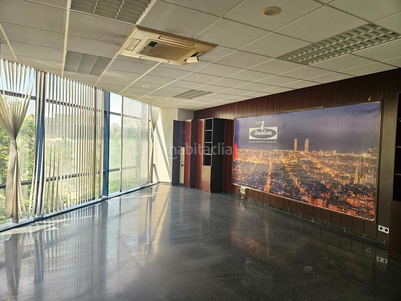Foto 1050af98-47e4-4db0-8e69-dbdde1b16fed. Lloguer edifici a Besòs - Maresme Barcelona