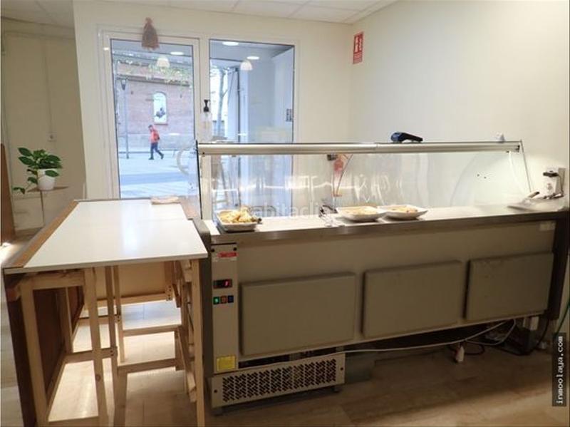 Foto ab1a3a5f-7f7d-419f-b27c-c7da8384b8da. Trapasso locale commerciale con riscaldamento in Barri del Centre Terrassa