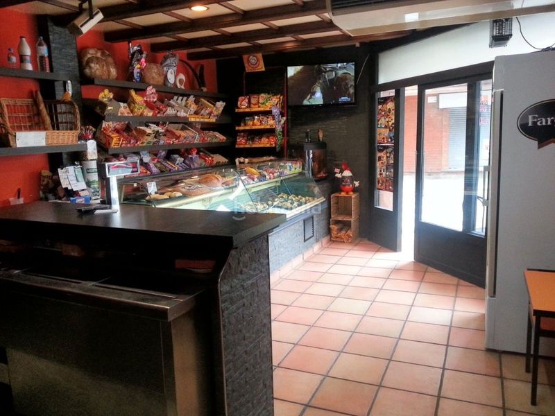 Foto 4b67b10b-0601-42f4-9cf1-a776b145888a. Local comercial amb calefacció a Vinyets-Molí Vell Sant Boi de Llobregat