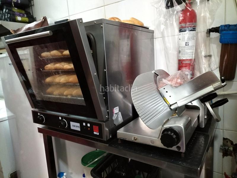 Foto 0f80dd18-d425-40b5-90a3-4f2c3e370b0d. Traspaso local comercial traspaso bar restaurant en Sant Boi de Llobregat