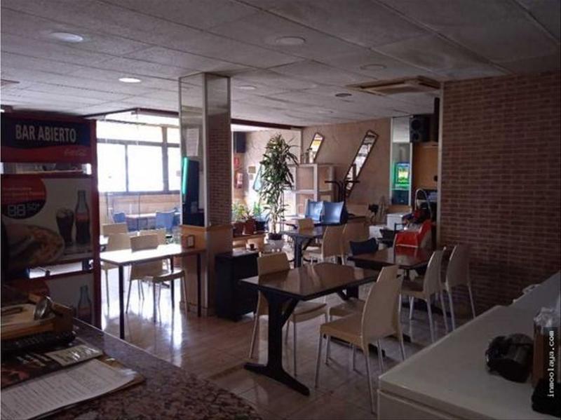 Foto f2bec837-d9a5-4886-99ab-7631d60618b9. Traspàs local comercial amb calefacció a Cardedeu
