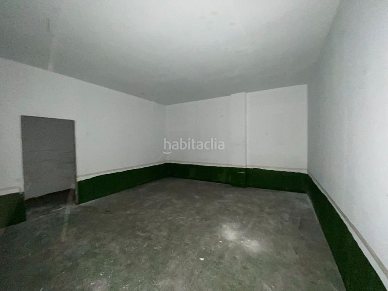 Foto a5812ea1-9bf6-4d96-acf1-326b63d6a3e6. Local comercial amb calefacció a La Font d´en Fargues Barcelona