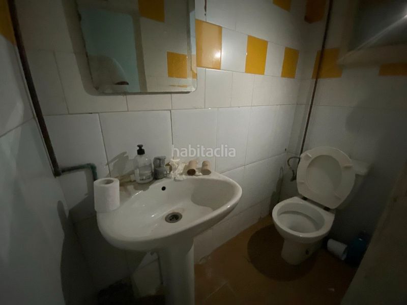 Foto cd9d7886-ebfa-47bf-8d95-60d028a2870d. Local comercial amb calefacció a La Font d´en Fargues Barcelona