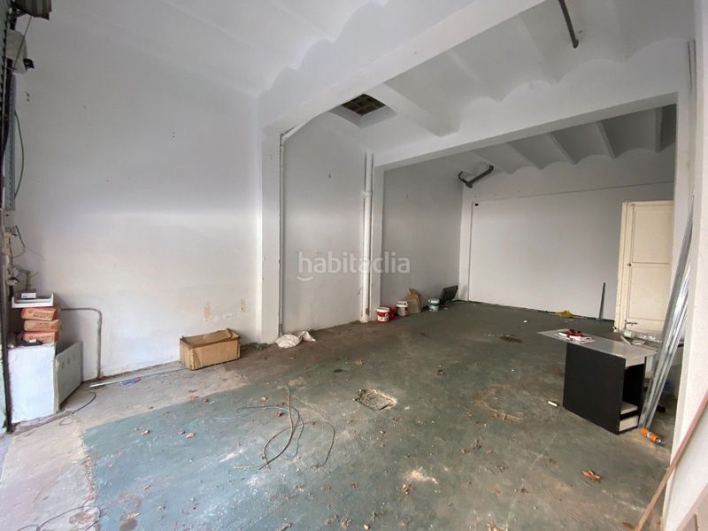 Foto d430bc5a-a2ad-435c-b65b-34b2f5d14916. Local comercial amb calefacció a La Font d´en Fargues Barcelona