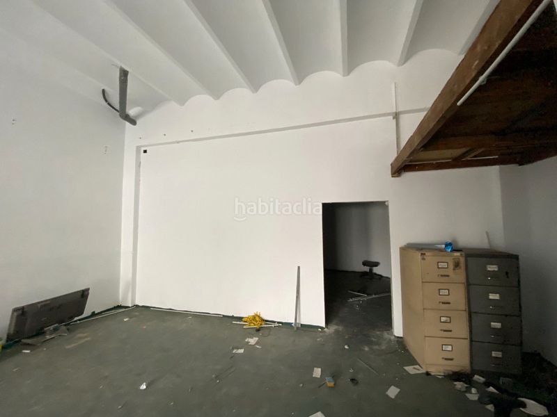 Foto e307e242-7f96-4000-b314-9eb9a22e88e1. Local comercial amb calefacció a La Font d´en Fargues Barcelona