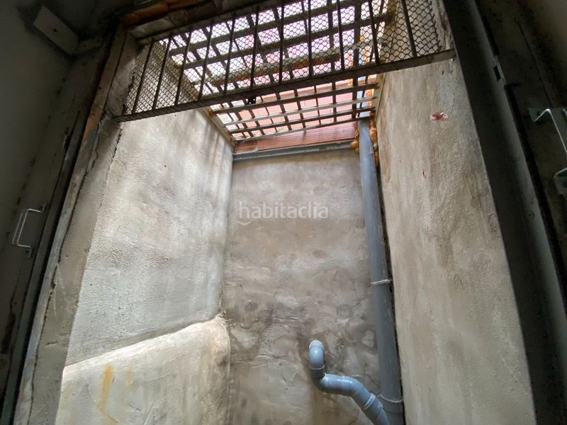Foto e6539be1-0be0-4f53-9d4c-823ca5c0b8bd. Local comercial amb calefacció a La Font d´en Fargues Barcelona