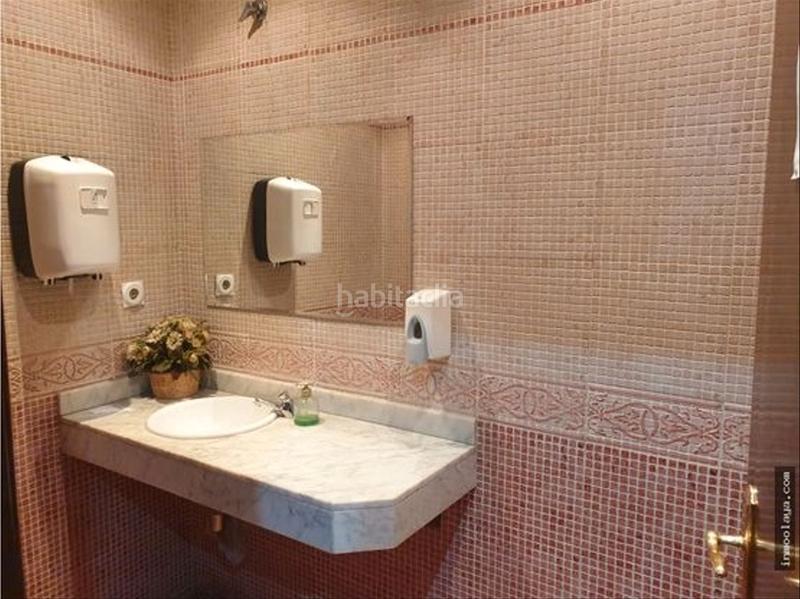 Foto 1236b5b9-7328-4a3e-b73f-c77eb8d1861a. Pas-de-porte local commercial avec chauffage dans Centre Ripollet