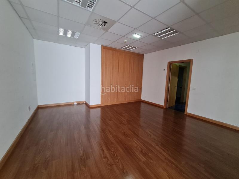 Foto b53eee15-ec10-4078-aa48-4814ee7e5dfa. Location bureau dans Viesques Gijón