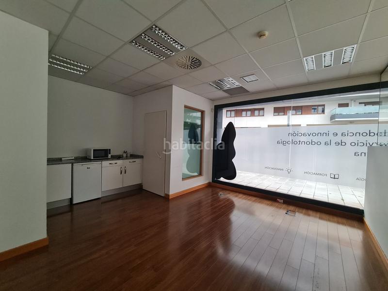 Foto bd95f92f-dbbe-45ae-b0e6-b6737fa4b5ba. Rent business premise in Viesques Gijón