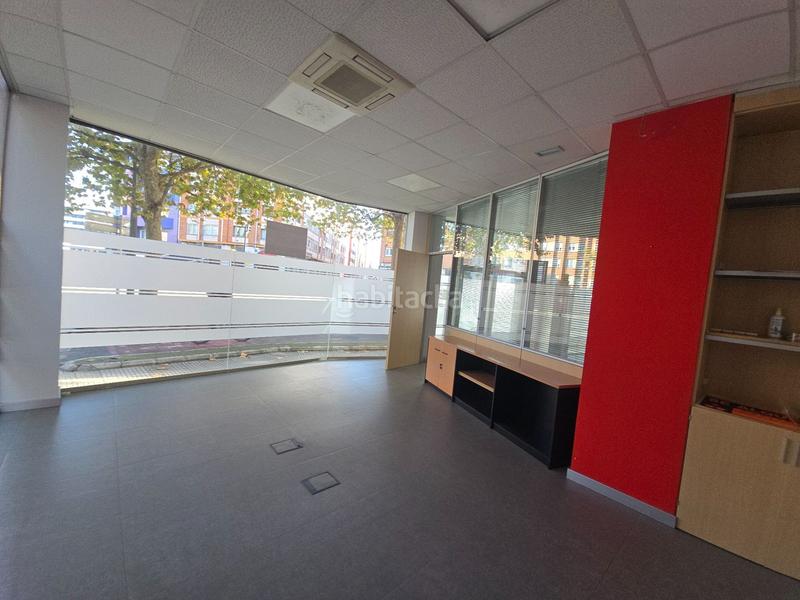 Foto 6a9ab9cf-0027-422a-968d-c204ce47f975. Alquiler local comercial avda principe de asturias 41 en Gijón