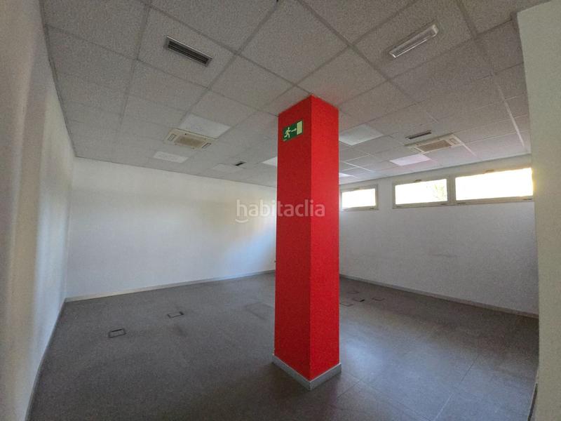 Foto 85862d2a-6d79-47c0-a448-80a5fd863d59. Rent business premise in La Calzada Gijón