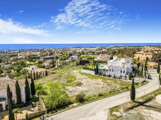 Terreny residencial a Los Flamingos. Parcela orientada al sur situada en la prestigiosa comunidad los