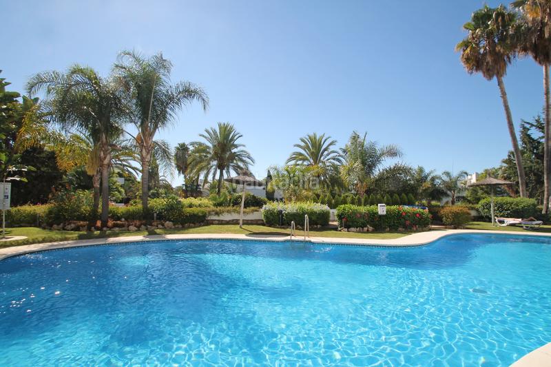 Foto 35d58aae-bac2-42db-945c-259b7927dd8e. Planta baixa amb aparcament piscina a La Carolina - Guadalpín Marbella