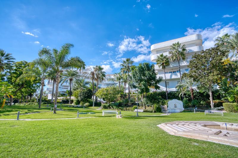 Foto 6b9e72ce-32d9-45d9-9262-5da994c1b0fd. Planta baixa amb aparcament piscina a La Carolina - Guadalpín Marbella