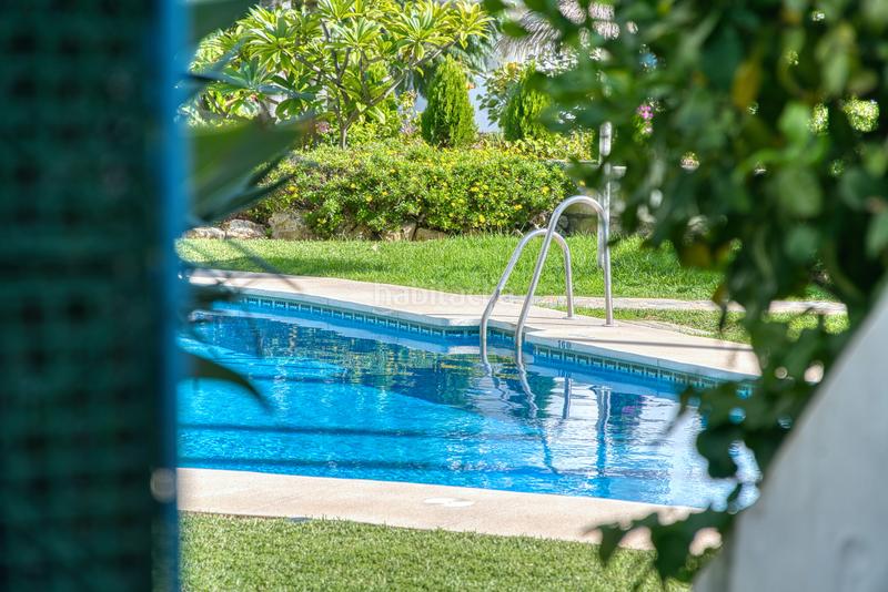 Foto fcf9a8bd-a6f8-4847-b6da-a919e29b5419. Planta baixa amb aparcament piscina a La Carolina - Guadalpín Marbella