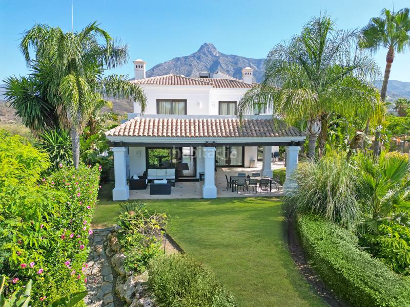 Foto 1622f243-6c91-4786-b358-1b8a45017053. Haus mit parking pool in lomas de Marbella club Marbella