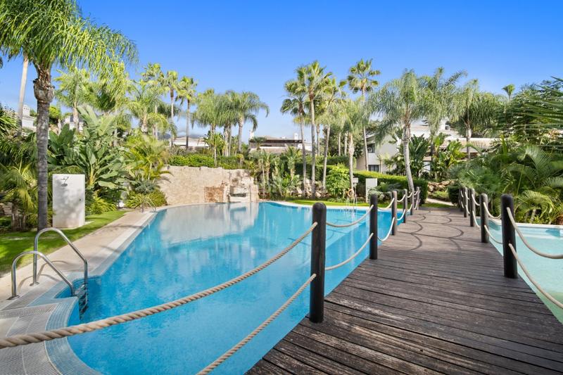 Foto 4d3a41c6-8ff4-4506-b099-558a4797fd72. Haus mit parking pool in lomas de Marbella club Marbella