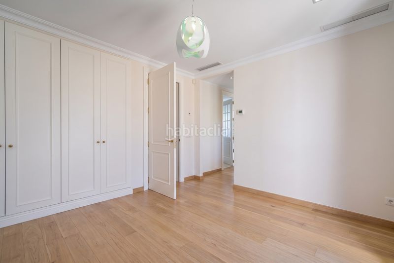 Foto e70a855e-cf2e-4c74-8714-e7e83301bed0. Casa amb aparcament piscina a lomas de Marbella club Marbella